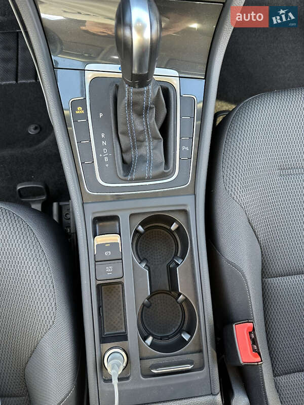 Хэтчбек Volkswagen e-Golf 2020 в Тернополе фото 9 Хэтчбек Volkswagen e-Golf 2020 в Тернополе