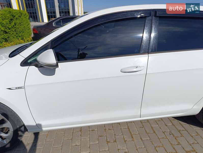 Хэтчбек Volkswagen e-Golf 2014 в Виннице