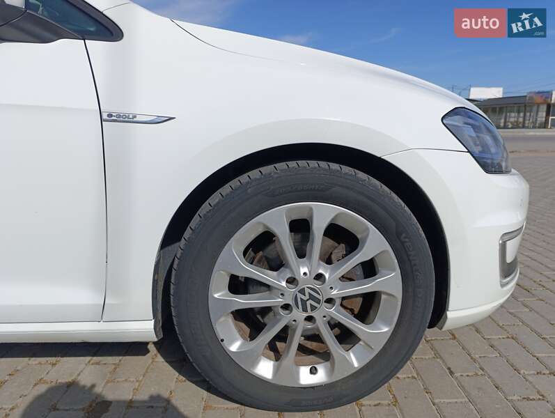 Хэтчбек Volkswagen e-Golf 2014 в Виннице