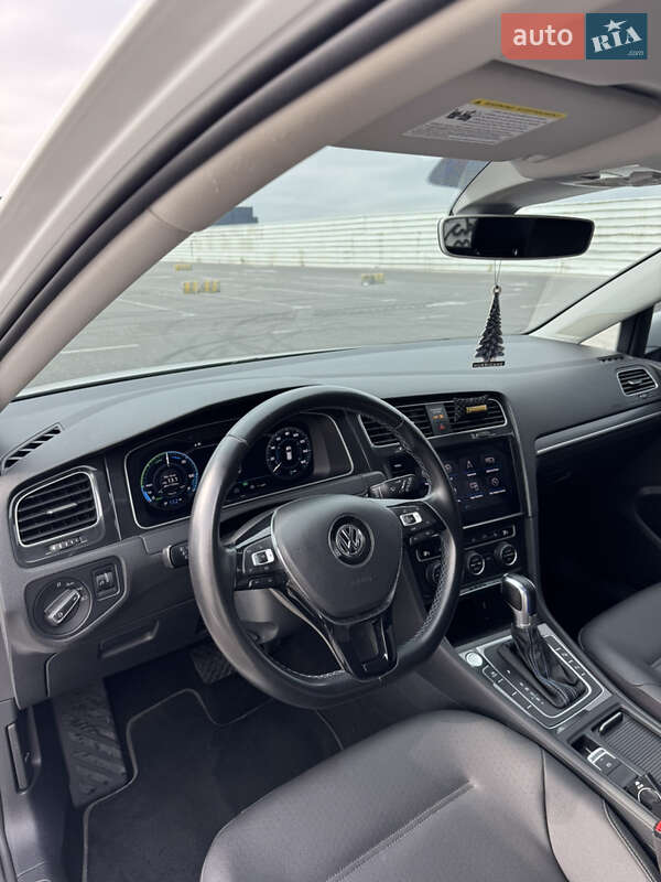 Хетчбек Volkswagen e-Golf 2019 в Львові