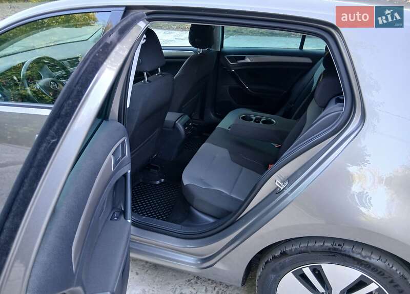 Хэтчбек Volkswagen e-Golf 2015 в Желтых Водах