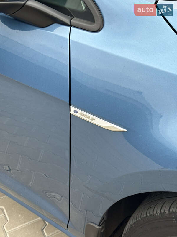 Хетчбек Volkswagen e-Golf 2015 в Луцьку
