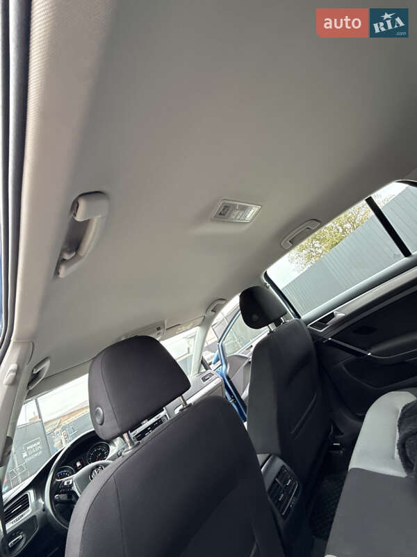 Хетчбек Volkswagen e-Golf 2015 в Луцьку