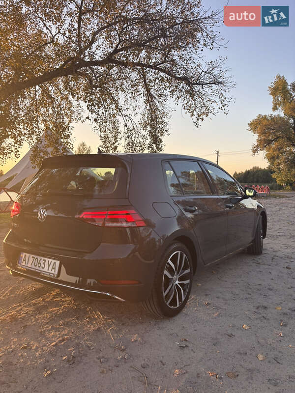 Хэтчбек Volkswagen e-Golf 2019 в Украинке