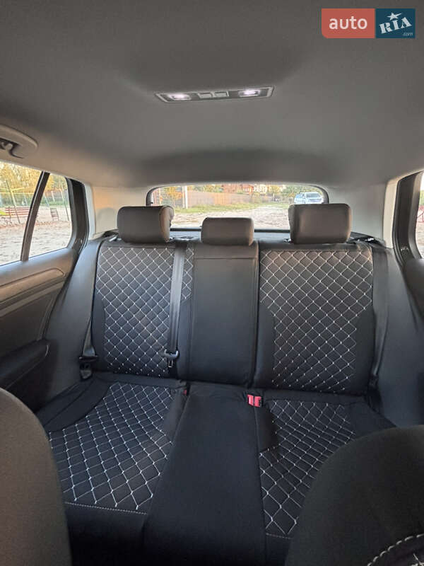 Хэтчбек Volkswagen e-Golf 2019 в Украинке