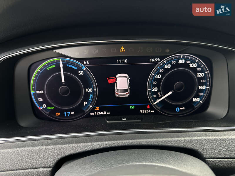 Хетчбек Volkswagen e-Golf 2019 в Ужгороді