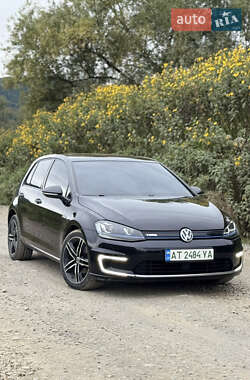 Хетчбек Volkswagen e-Golf 2015 в Ужгороді