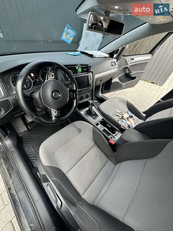 Хетчбек Volkswagen e-Golf 2015 в Кам'янець-Подільському