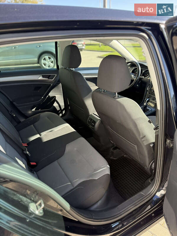 Хетчбек Volkswagen e-Golf 2014 в Радехові