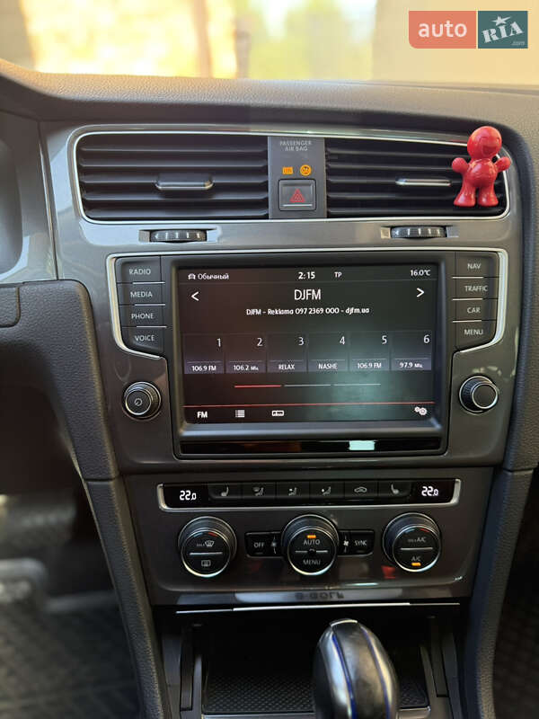 Хэтчбек Volkswagen e-Golf 2015 в Луцке фото 12 Хэтчбек Volkswagen e-Golf 2015 в Луцке