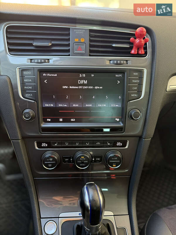 Хэтчбек Volkswagen e-Golf 2015 в Луцке фото 11 Хэтчбек Volkswagen e-Golf 2015 в Луцке