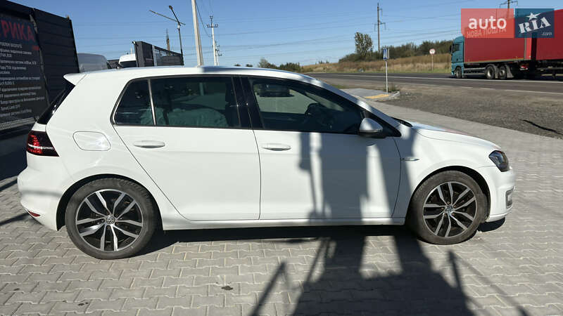 Хэтчбек Volkswagen e-Golf 2015 в Луцке