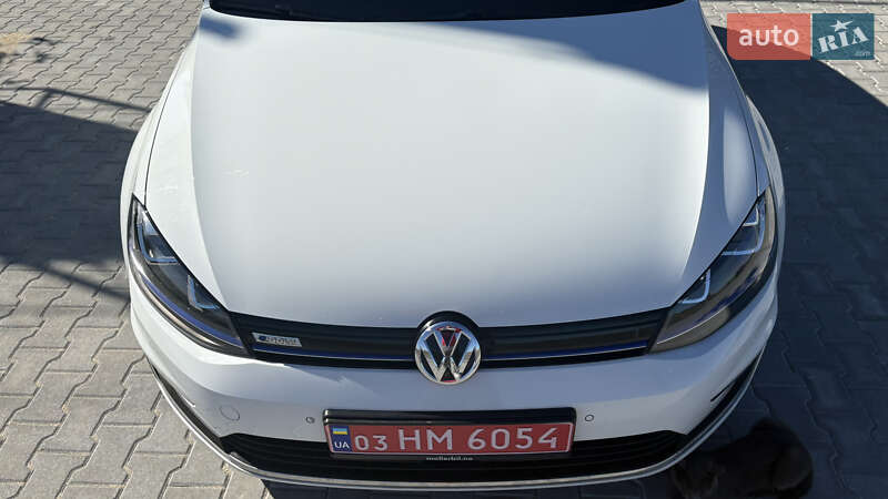 Хэтчбек Volkswagen e-Golf 2015 в Луцке