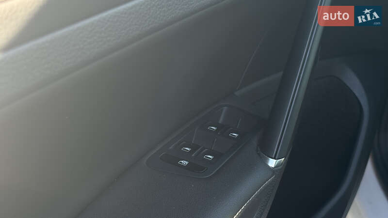 Хэтчбек Volkswagen e-Golf 2015 в Луцке