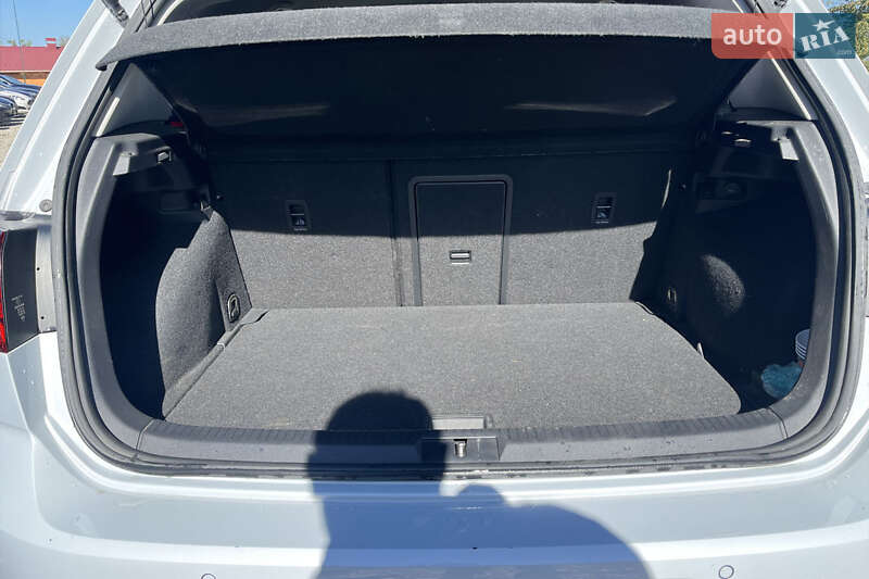 Хэтчбек Volkswagen e-Golf 2018 в Коломые фото 22 Хэтчбек Volkswagen e-Golf 2018 в Коломые