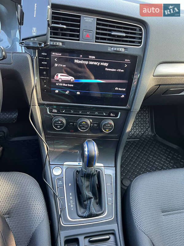 Хетчбек Volkswagen e-Golf 2019 в Івано-Франківську