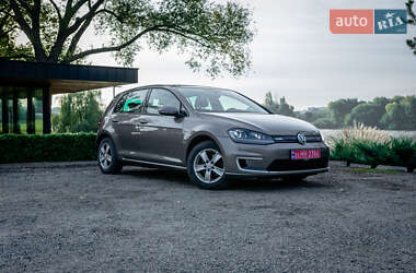 Хетчбек Volkswagen e-Golf 2015 в Умані