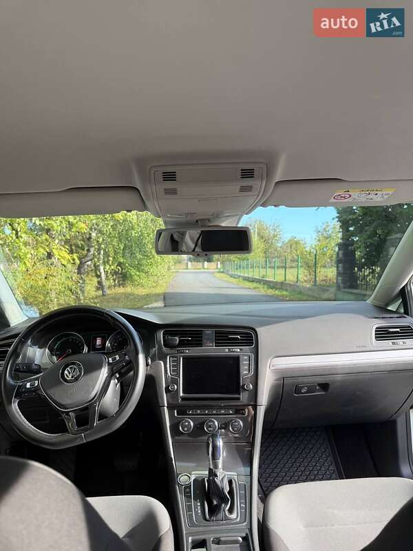 Хэтчбек Volkswagen e-Golf 2016 в Ровно фото 14 Хэтчбек Volkswagen e-Golf 2016 в Ровно