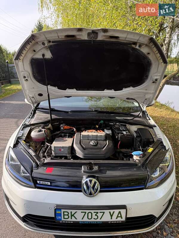 Хэтчбек Volkswagen e-Golf 2016 в Ровно фото 21 Хэтчбек Volkswagen e-Golf 2016 в Ровно