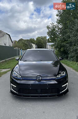 Хетчбек Volkswagen e-Golf 2015 в Волочиську