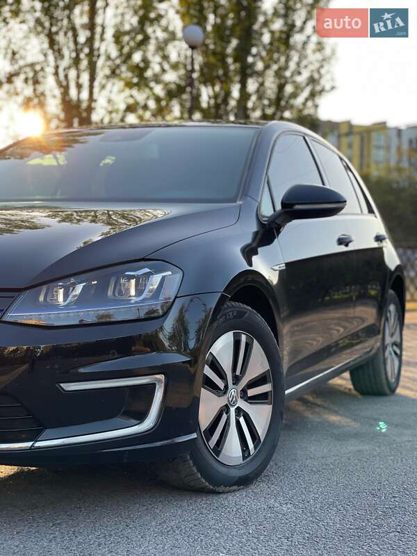 Хэтчбек Volkswagen e-Golf 2015 в Днепре фото 8 Хэтчбек Volkswagen e-Golf 2015 в Днепре