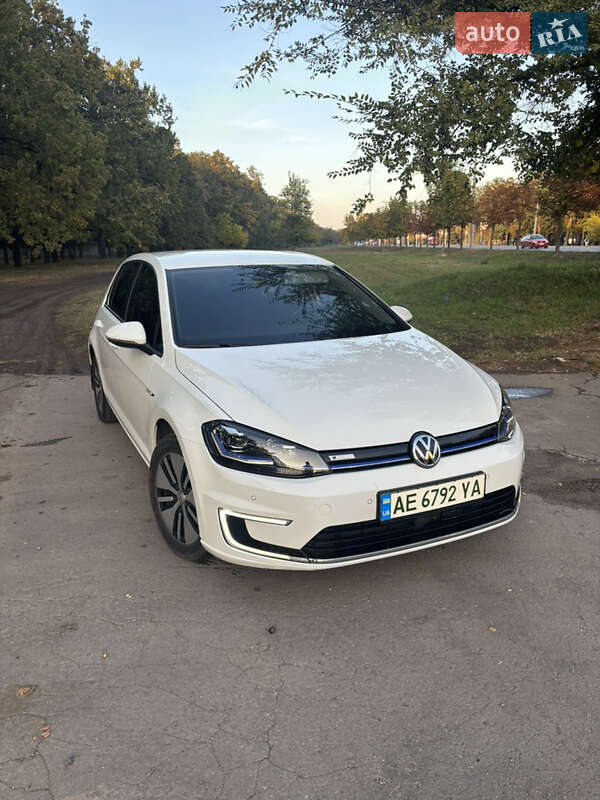 Volkswagen e-Golf 2017
