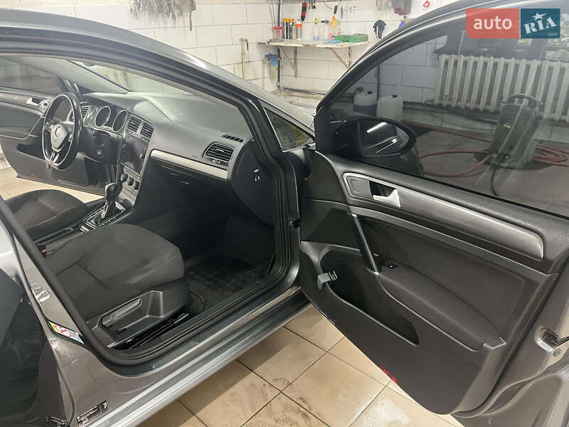 Хетчбек Volkswagen e-Golf 2019 в Богодухіву