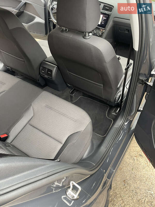 Хэтчбек Volkswagen e-Golf 2020 в Вознесенске