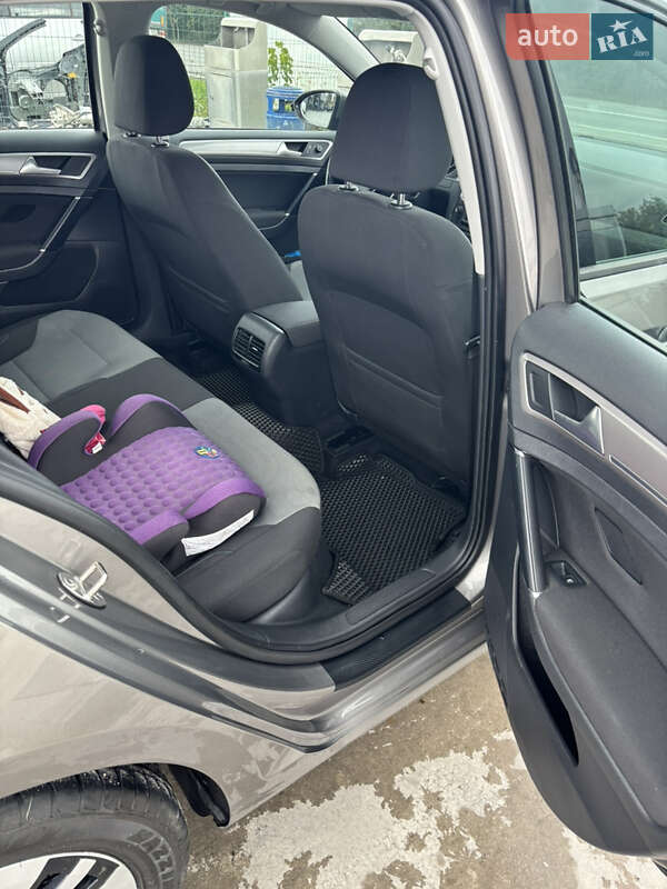 Хетчбек Volkswagen e-Golf 2014 в Кам'янець-Подільському