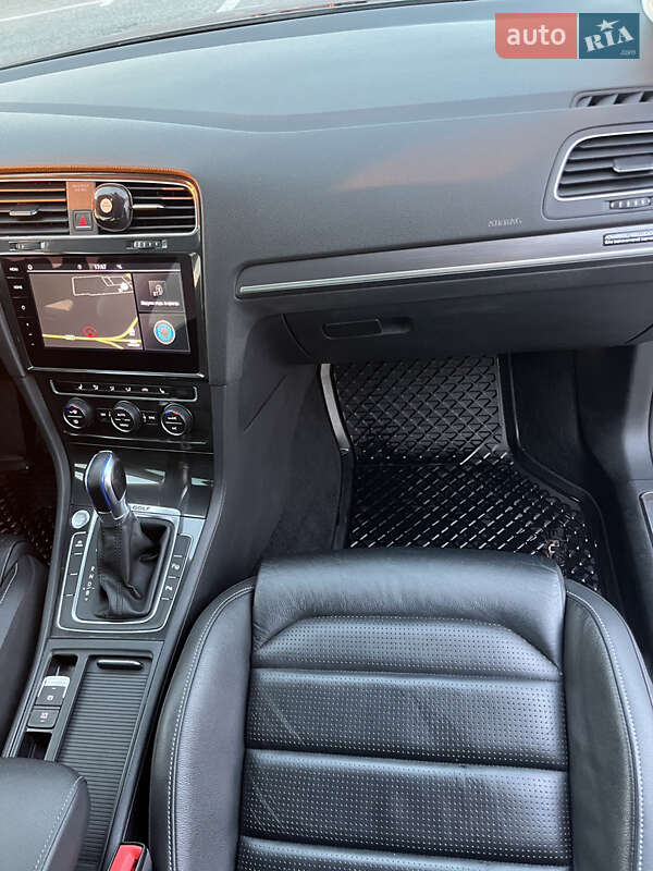 Хетчбек Volkswagen e-Golf 2017 в Львові