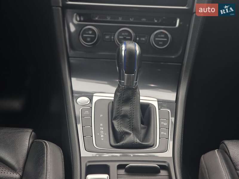 Хетчбек Volkswagen e-Golf 2018 в Львові