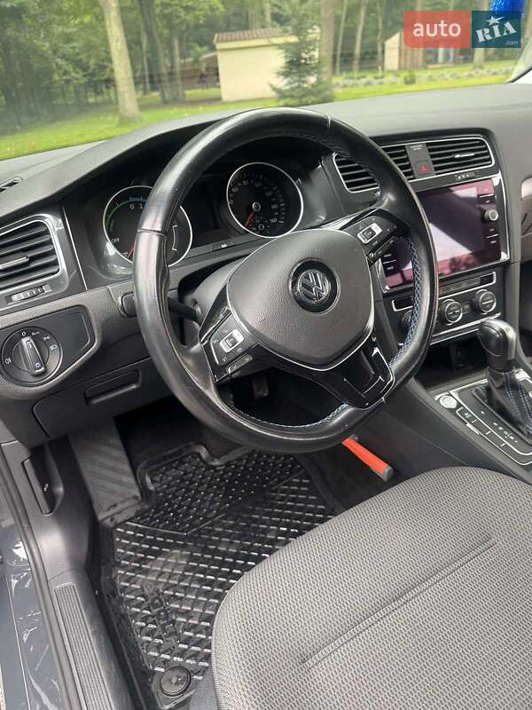 Хэтчбек Volkswagen e-Golf 2020 в Шепетовке