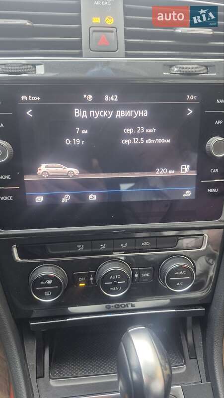 Хэтчбек Volkswagen e-Golf 2020 в Шепетовке