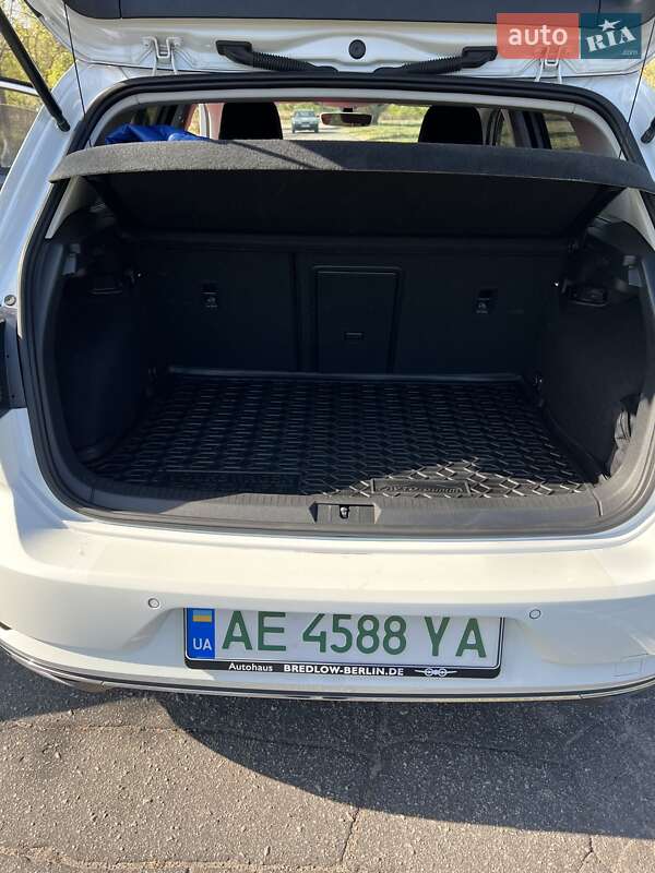 Хэтчбек Volkswagen e-Golf 2020 в Каменском