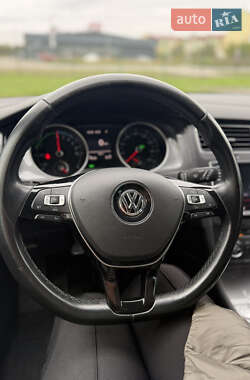 Хэтчбек Volkswagen e-Golf 2014 в 