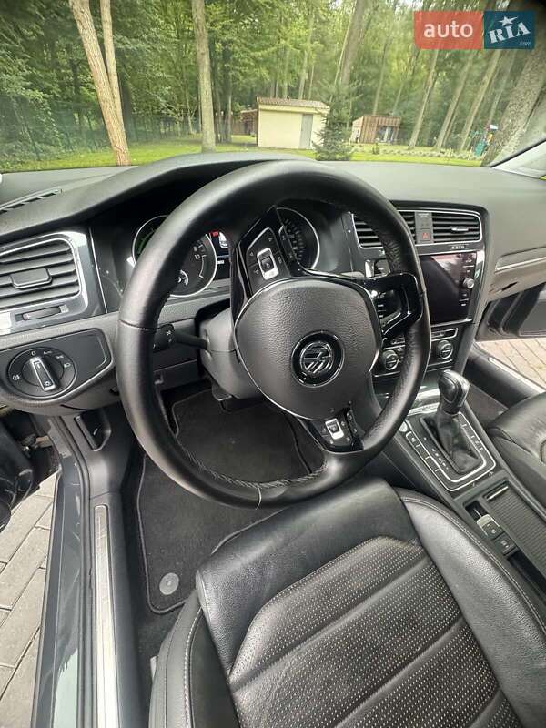 Хэтчбек Volkswagen e-Golf 2020 в Шепетовке