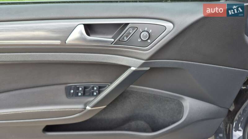 Хэтчбек Volkswagen e-Golf 2020 в Шепетовке