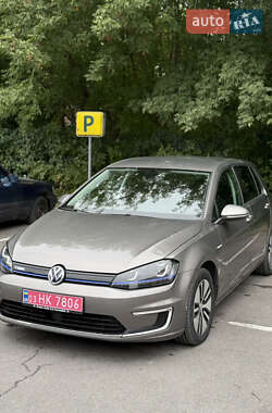 Хетчбек Volkswagen e-Golf 2015 в Кам'янець-Подільському