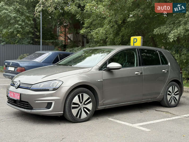 Хэтчбек Volkswagen e-Golf 2015 в Каменец-Подольском