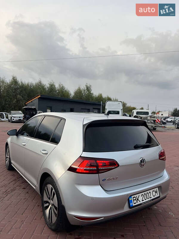 Хэтчбек Volkswagen e-Golf 2015 в Ровно
