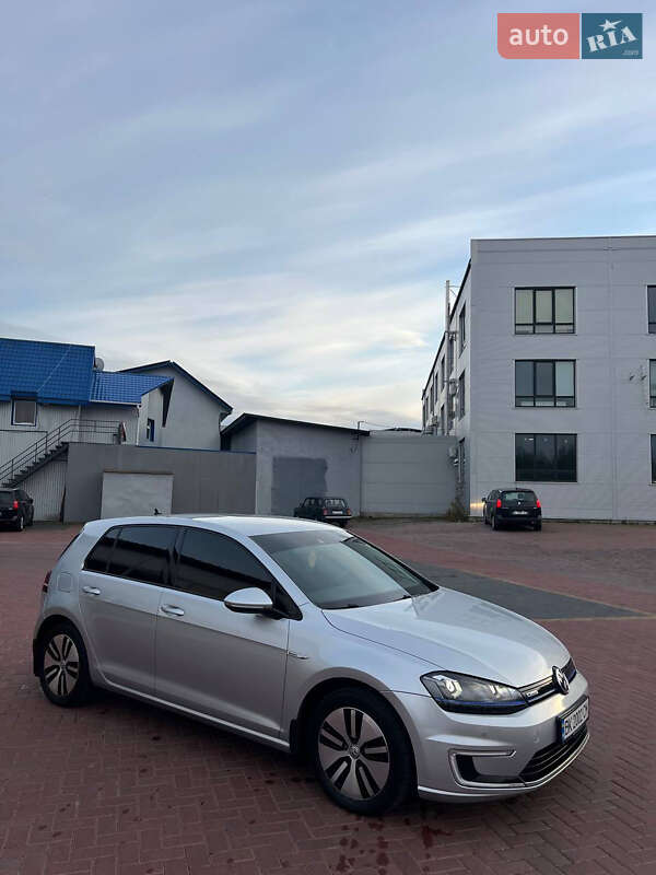 Хэтчбек Volkswagen e-Golf 2015 в Ровно