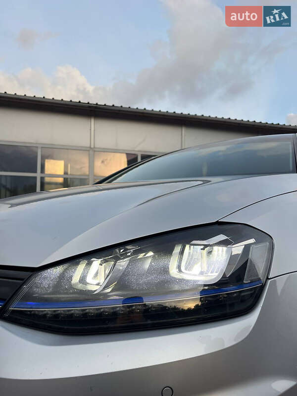 Хэтчбек Volkswagen e-Golf 2015 в Ровно