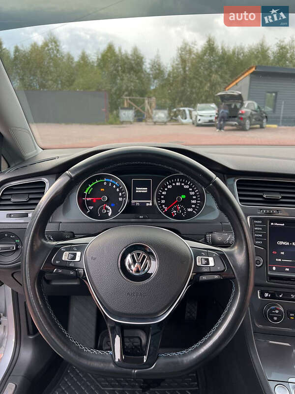 Хэтчбек Volkswagen e-Golf 2015 в Ровно