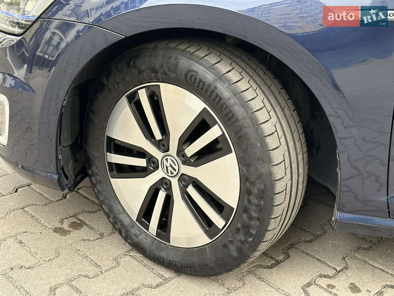 Хетчбек Volkswagen e-Golf 2017 в Рівному