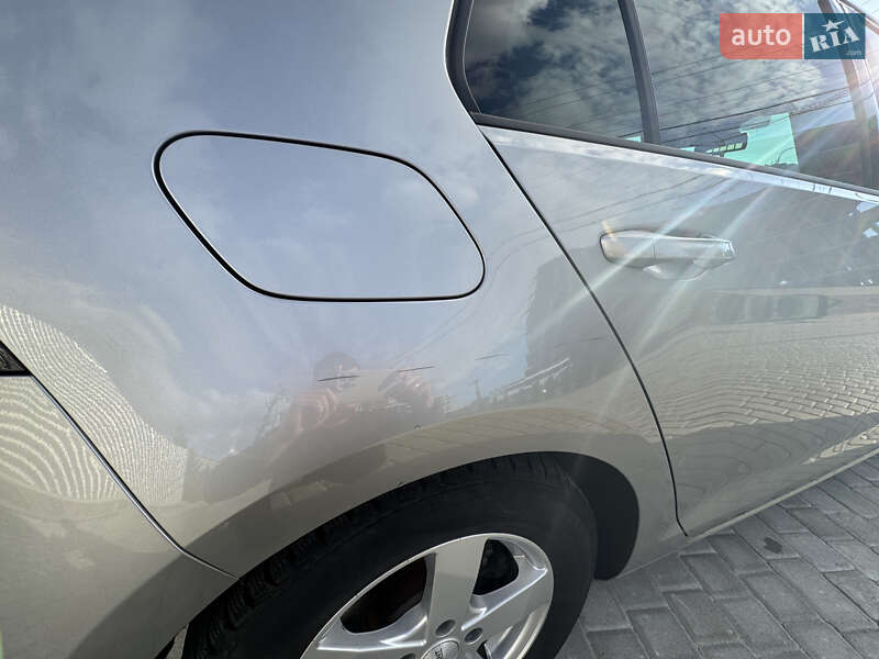 Хэтчбек Volkswagen e-Golf 2016 в Львове