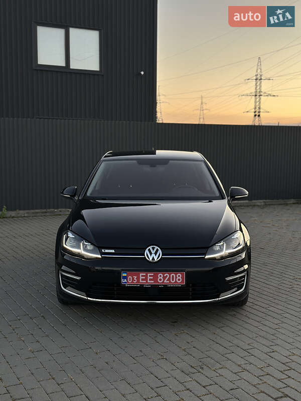 Хетчбек Volkswagen e-Golf 2019 в Ужгороді