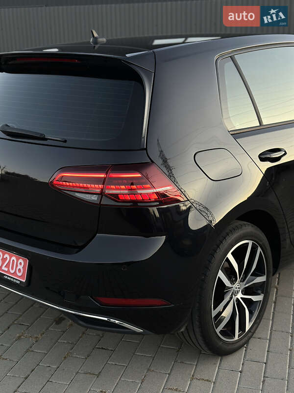 Хетчбек Volkswagen e-Golf 2019 в Ужгороді