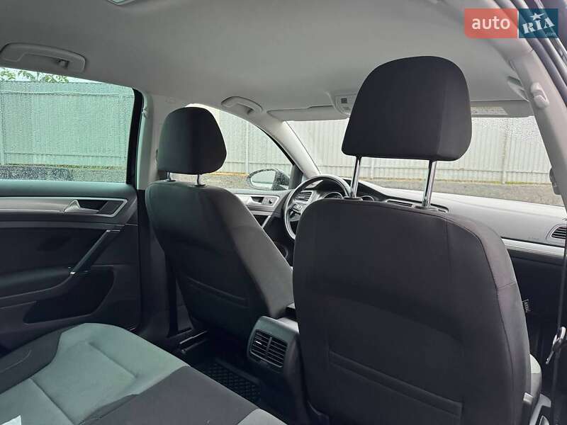 Хэтчбек Volkswagen e-Golf 2015 в Виннице фото 8 Хэтчбек Volkswagen e-Golf 2015 в Виннице