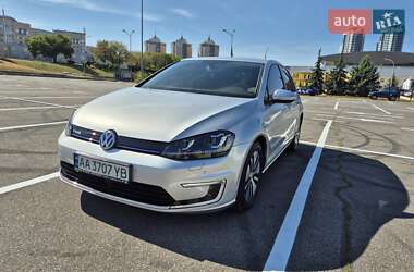 Хэтчбек Volkswagen e-Golf 2016 в Киеве