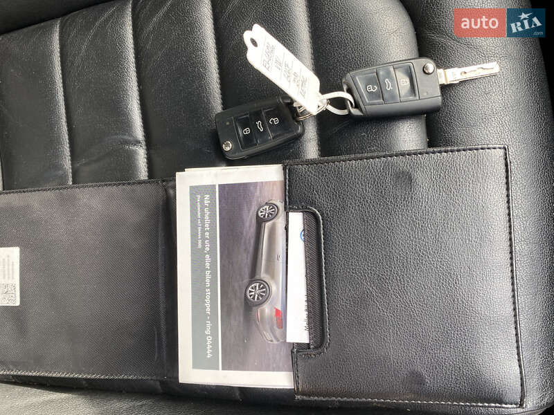 Хетчбек Volkswagen e-Golf 2015 в Чернівцях